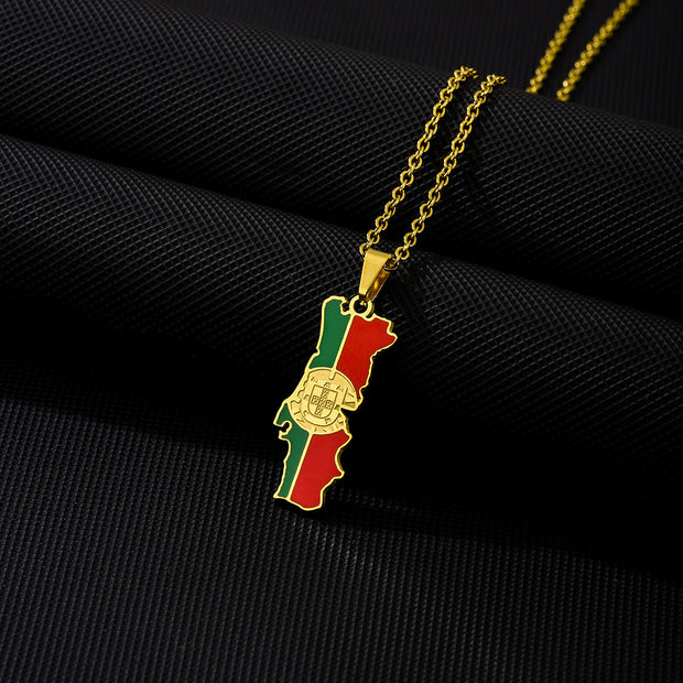 Portugal Heritage Necklace Gold Close